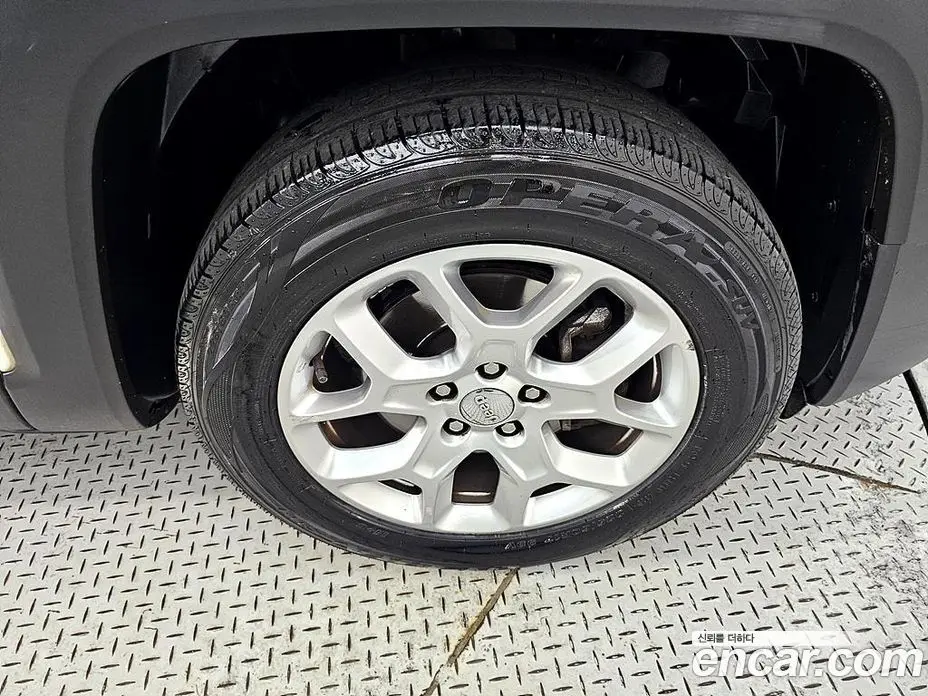 Jeep Renegade 2017 2.4 автомат (гидро), фото 20 Jeep Renegade 2017 2.4 автомат (гидро), фото 20