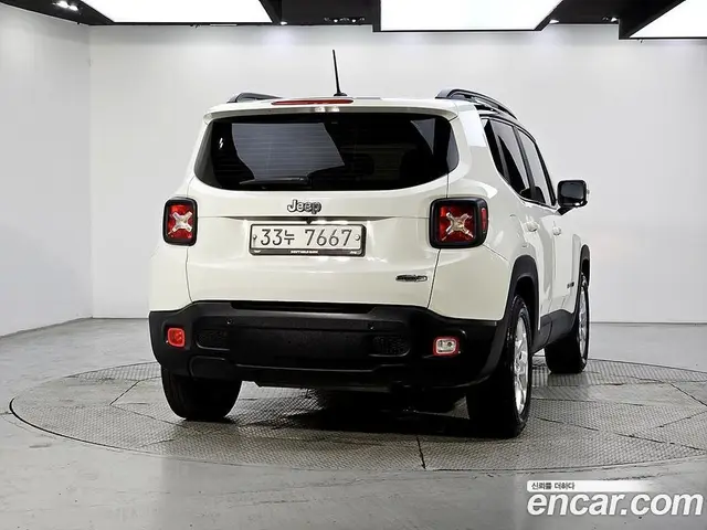 Jeep Renegade 2017 2.4 автомат (гидро), миниатюра 3 Jeep Renegade 2017 2.4 автомат (гидро), миниатюра 3