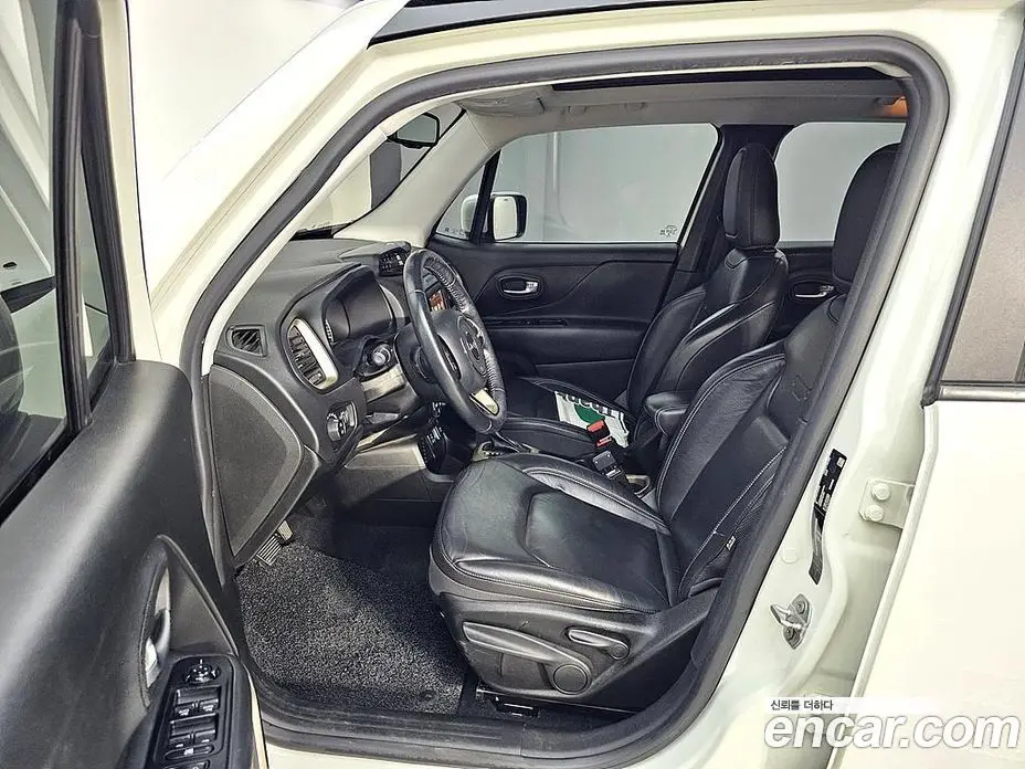 Jeep Renegade 2017 2.4 автомат (гидро), фото 8 Jeep Renegade 2017 2.4 автомат (гидро), фото 8
