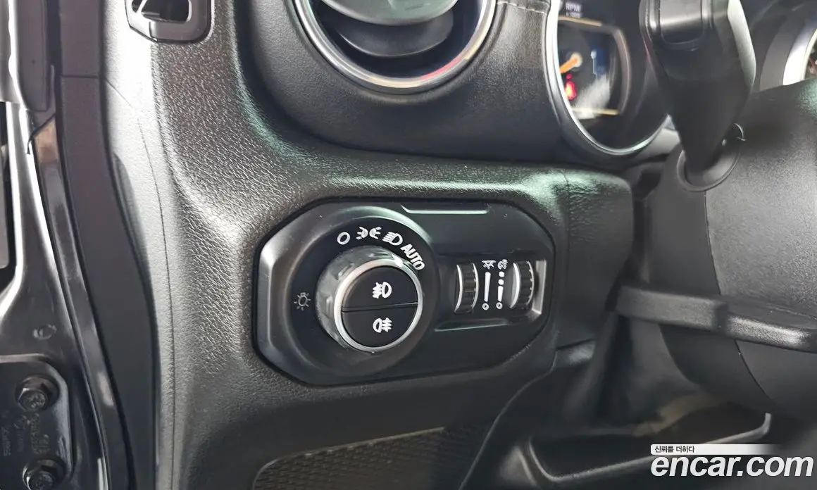 Jeep Wrangler 2019 2.0 автомат (гидро), фото 25 Jeep Wrangler 2019 2.0 автомат (гидро), фото 25