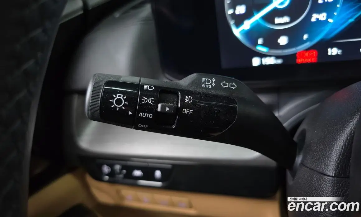 Kia Carnival 2023 3.5 автомат (гидро), фото 17 Kia Carnival 2023 3.5 автомат (гидро), фото 17