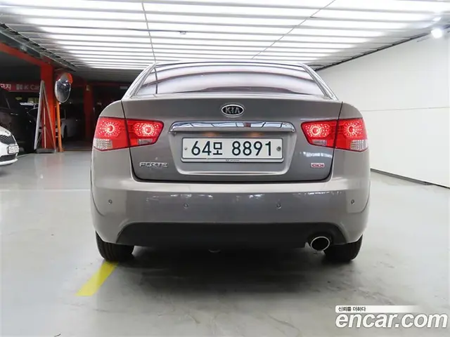 Kia Porte 2012 1.6 автомат (гидро), миниатюра 3