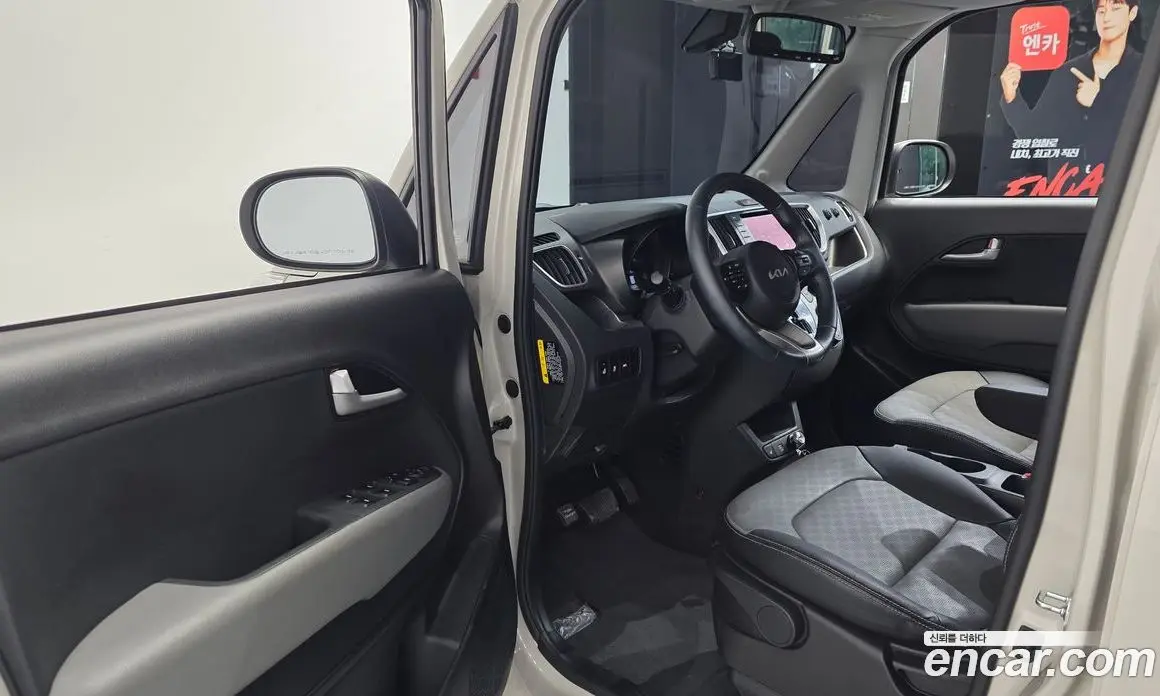 Kia Ray 2022 1.0 автомат (гидро), фото 13