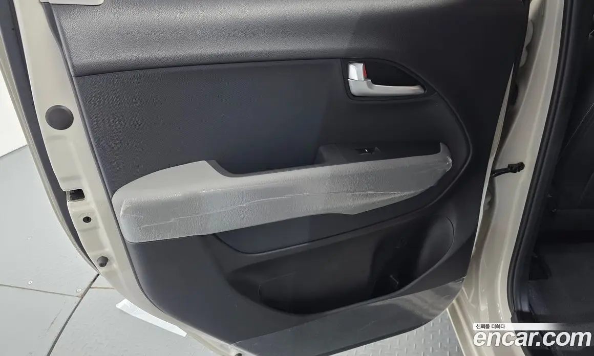 Kia Ray 2022 1.0 автомат (гидро), фото 15