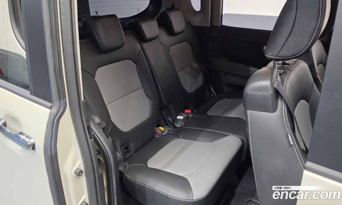Kia Ray 2022 1.0 автомат (гидро), фото 18