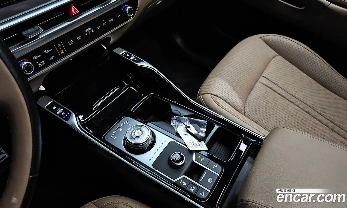 Kia Sorento 2024 1.6 автомат (гидро), фото 9 Kia Sorento 2024 1.6 автомат (гидро), фото 9