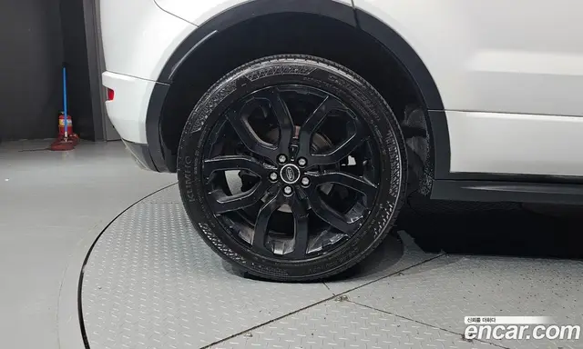 Land Rover Range Rover Evoque 2013 2.2 автомат (гидро), миниатюра 5 Land Rover Range Rover Evoque 2013 2.2 автомат (гидро), миниатюра 5