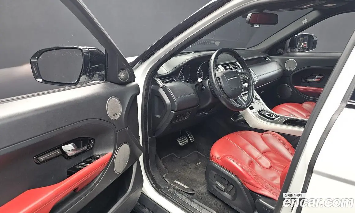 Land Rover Range Rover Evoque 2013 2.2 автомат (гидро), фото 10 Land Rover Range Rover Evoque 2013 2.2 автомат (гидро), фото 10