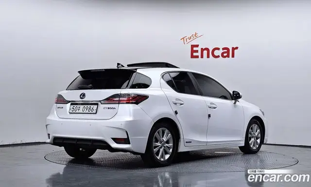 Lexus CT200h 2015 1.8 автомат (гидро), миниатюра 2 Lexus CT200h 2015 1.8 автомат (гидро), миниатюра 2