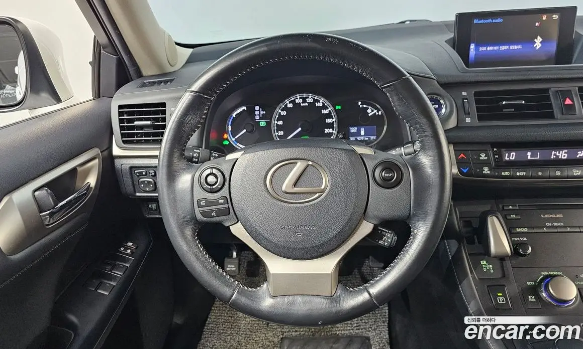 Lexus CT200h 2015 1.8 автомат (гидро), фото 12 Lexus CT200h 2015 1.8 автомат (гидро), фото 12