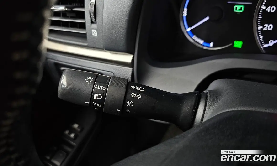 Lexus CT200h 2015 1.8 автомат (гидро), фото 15 Lexus CT200h 2015 1.8 автомат (гидро), фото 15