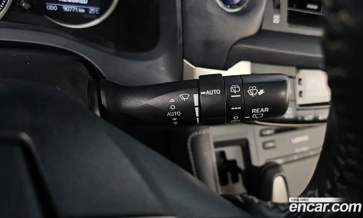 Lexus CT200h 2015 1.8 автомат (гидро), фото 16 Lexus CT200h 2015 1.8 автомат (гидро), фото 16