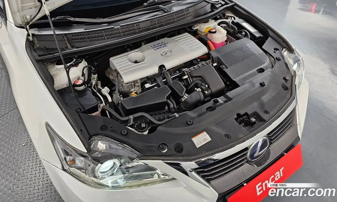 Lexus CT200h 2015 1.8 автомат (гидро), фото 6 Lexus CT200h 2015 1.8 автомат (гидро), фото 6