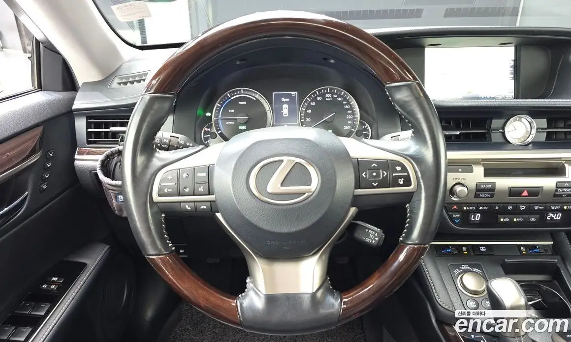 Lexus ES 2017 2.5 автомат (гидро), фото 13 Lexus ES 2017 2.5 автомат (гидро), фото 13
