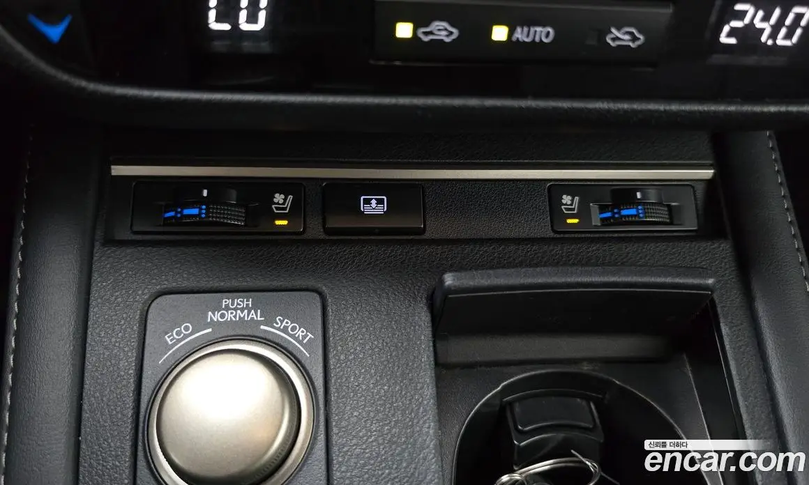 Lexus ES 2017 2.5 автомат (гидро), фото 17 Lexus ES 2017 2.5 автомат (гидро), фото 17