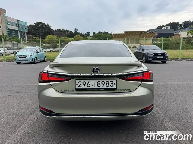 Lexus ES 2020 2.5 автомат (гидро), миниатюра 4 Lexus ES 2020 2.5 автомат (гидро), миниатюра 4