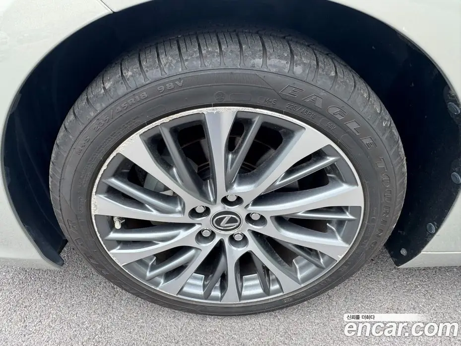 Lexus ES 2020 2.5 автомат (гидро), фото 5 Lexus ES 2020 2.5 автомат (гидро), фото 5