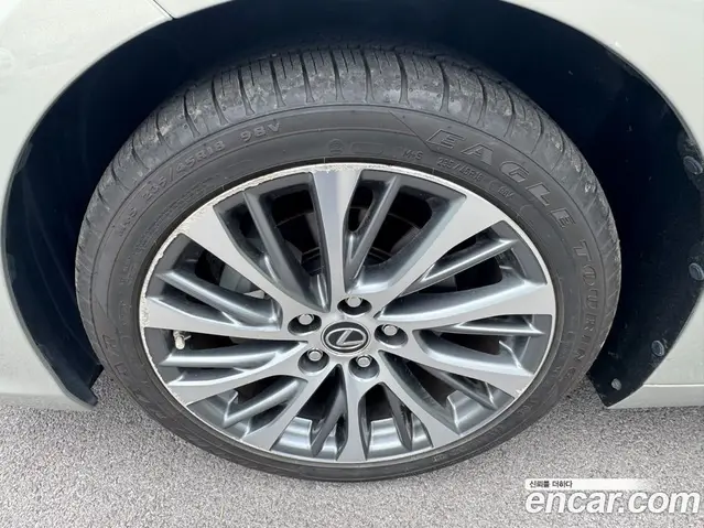 Lexus ES 2020 2.5 автомат (гидро), миниатюра 5 Lexus ES 2020 2.5 автомат (гидро), миниатюра 5