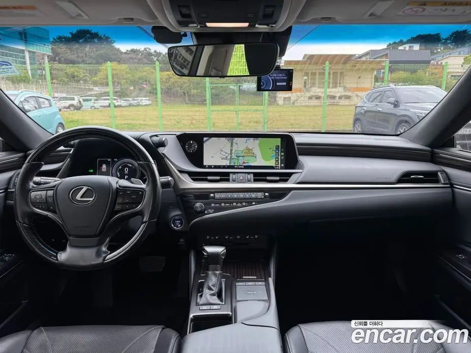 Lexus ES 2020 2.5 автомат (гидро), фото 7 Lexus ES 2020 2.5 автомат (гидро), фото 7