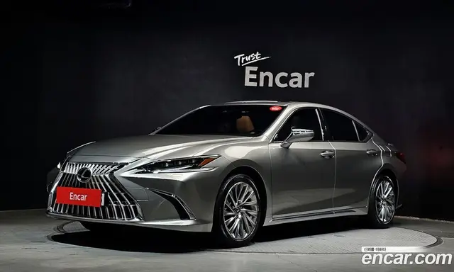 Lexus ES, 2025, 7 877 км