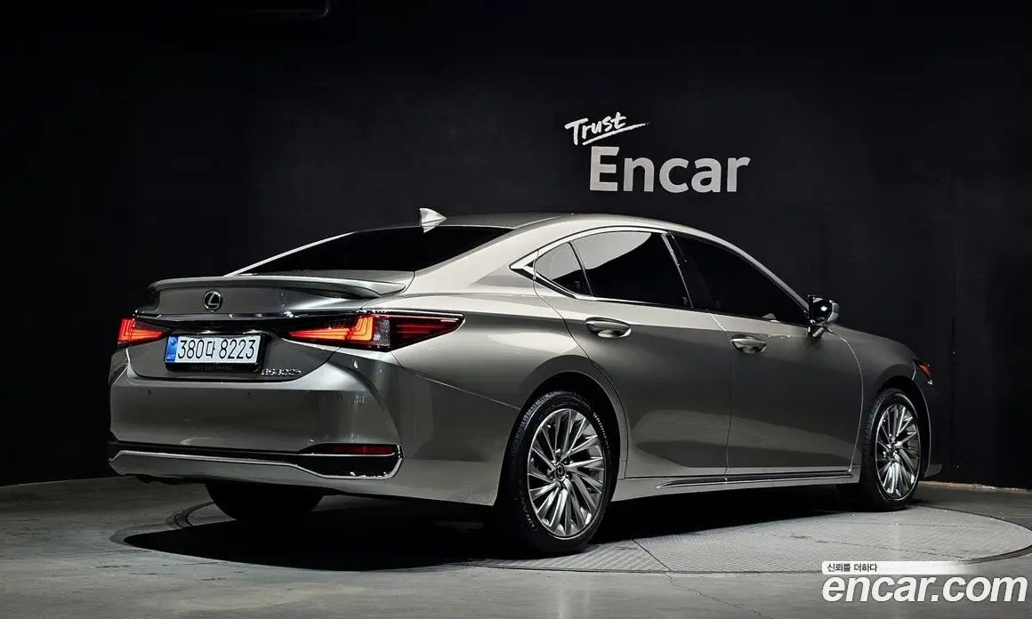Lexus ES 2025 2.5 автомат (гидро), фото 2 Lexus ES 2025 2.5 автомат (гидро), фото 2