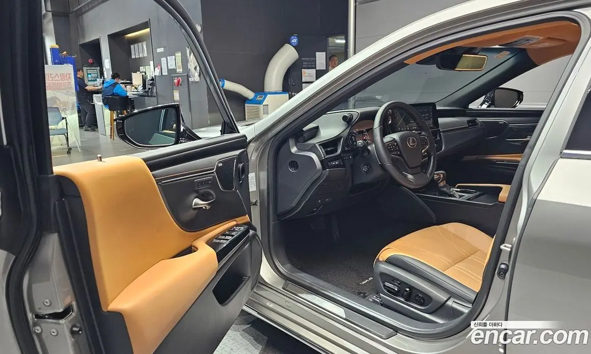 Lexus ES 2025 2.5 автомат (гидро), фото 10 Lexus ES 2025 2.5 автомат (гидро), фото 10