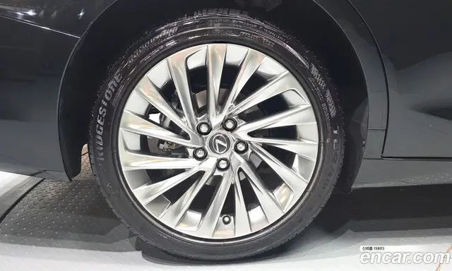 Lexus ES 2025 2.5 автомат (гидро), миниатюра 5 Lexus ES 2025 2.5 автомат (гидро), миниатюра 5