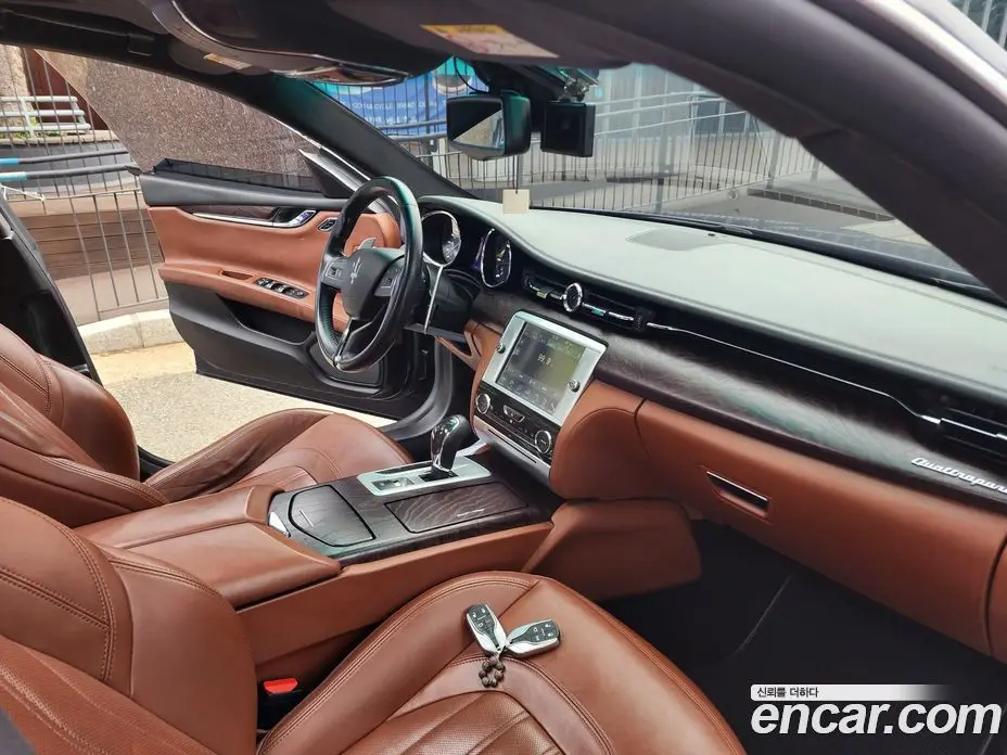 Maserati Quattroporte 2015 3.0 автомат (гидро), фото 12 Maserati Quattroporte 2015 3.0 автомат (гидро), фото 12
