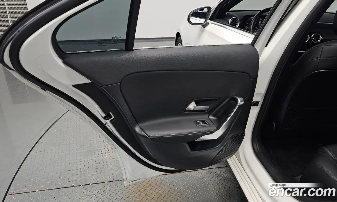Mercedes-Benz A-Class 2021 1.9 автомат (гидро), фото 14 Mercedes-Benz A-Class 2021 1.9 автомат (гидро), фото 14