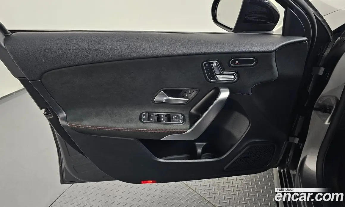 Mercedes-Benz A-Class 2023 2.0 автомат (гидро), фото 14