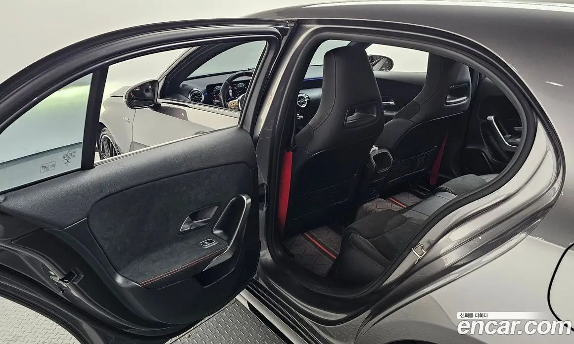 Mercedes-Benz A-Class 2023 2.0 автомат (гидро), фото 18