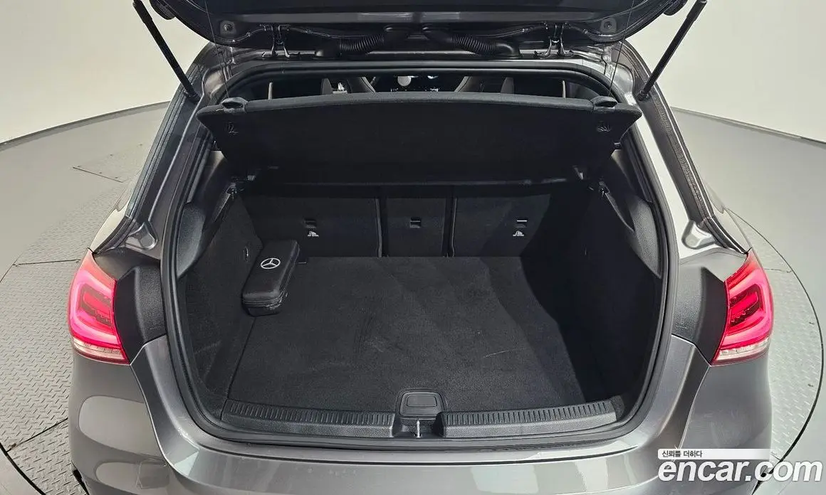 Mercedes-Benz A-Class 2023 2.0 автомат (гидро), фото 23