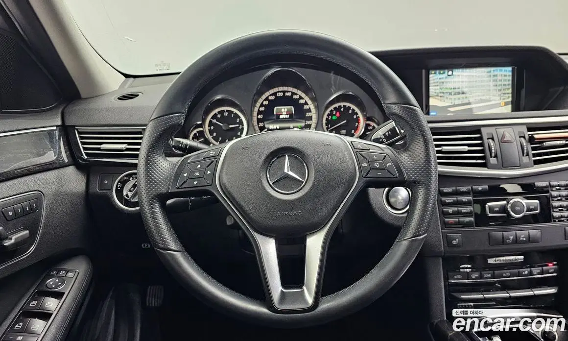 Mercedes-Benz E-Class 2013 3.5 автомат (гидро), фото 23 Mercedes-Benz E-Class 2013 3.5 автомат (гидро), фото 23