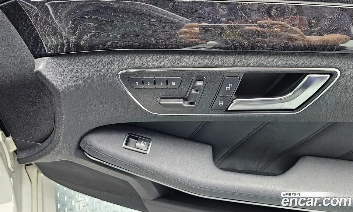 Mercedes-Benz E-Class 2013 3.5 автомат (гидро), фото 24 Mercedes-Benz E-Class 2013 3.5 автомат (гидро), фото 24