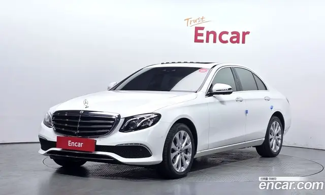 Mercedes-Benz E-Class 2018 2.0 автомат (гидро), миниатюра 1 Mercedes-Benz E-Class 2018 2.0 автомат (гидро), миниатюра 1