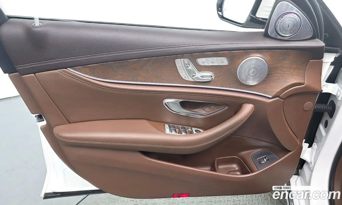 Mercedes-Benz E-Class 2018 2.0 автомат (гидро), фото 14 Mercedes-Benz E-Class 2018 2.0 автомат (гидро), фото 14