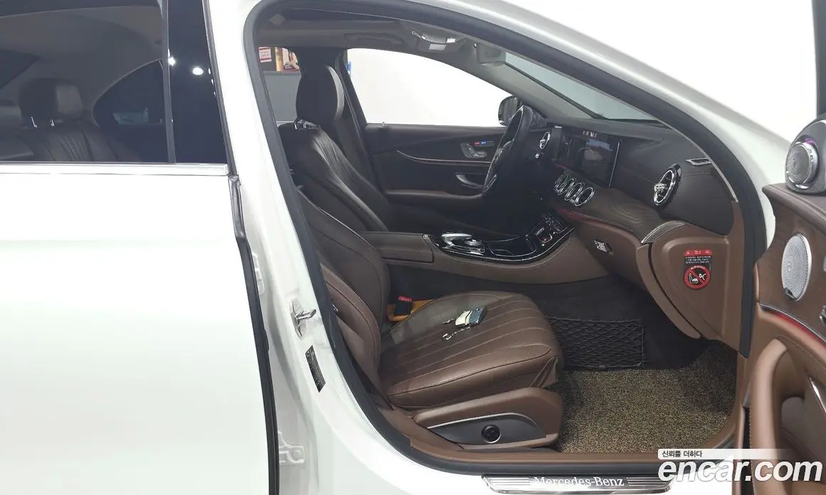 Mercedes-Benz E-Class 2018 2.0 автомат (гидро), фото 16 Mercedes-Benz E-Class 2018 2.0 автомат (гидро), фото 16
