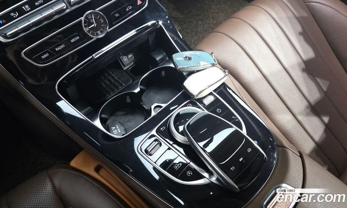 Mercedes-Benz E-Class 2018 2.0 автомат (гидро), фото 25 Mercedes-Benz E-Class 2018 2.0 автомат (гидро), фото 25