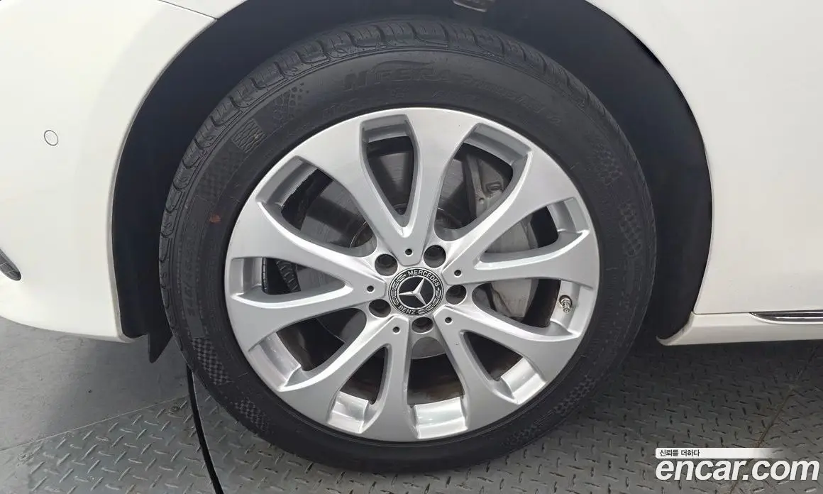 Mercedes-Benz E-Class 2018 2.0 автомат (гидро), фото 5 Mercedes-Benz E-Class 2018 2.0 автомат (гидро), фото 5