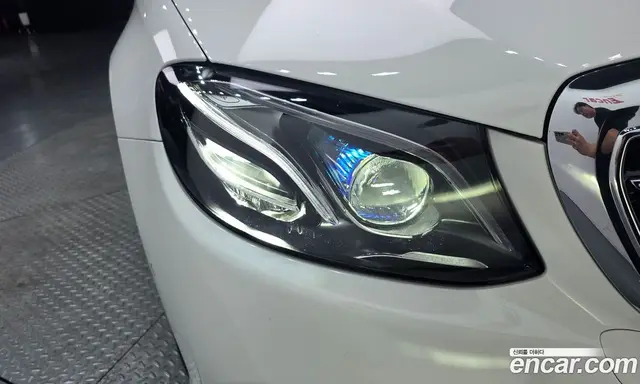 Mercedes-Benz E-Class 2018 2.0 автомат (гидро), миниатюра 8 Mercedes-Benz E-Class 2018 2.0 автомат (гидро), миниатюра 8