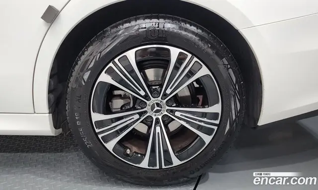 Mercedes-Benz E-Class 2024 2.0 автомат (гидро), миниатюра 7