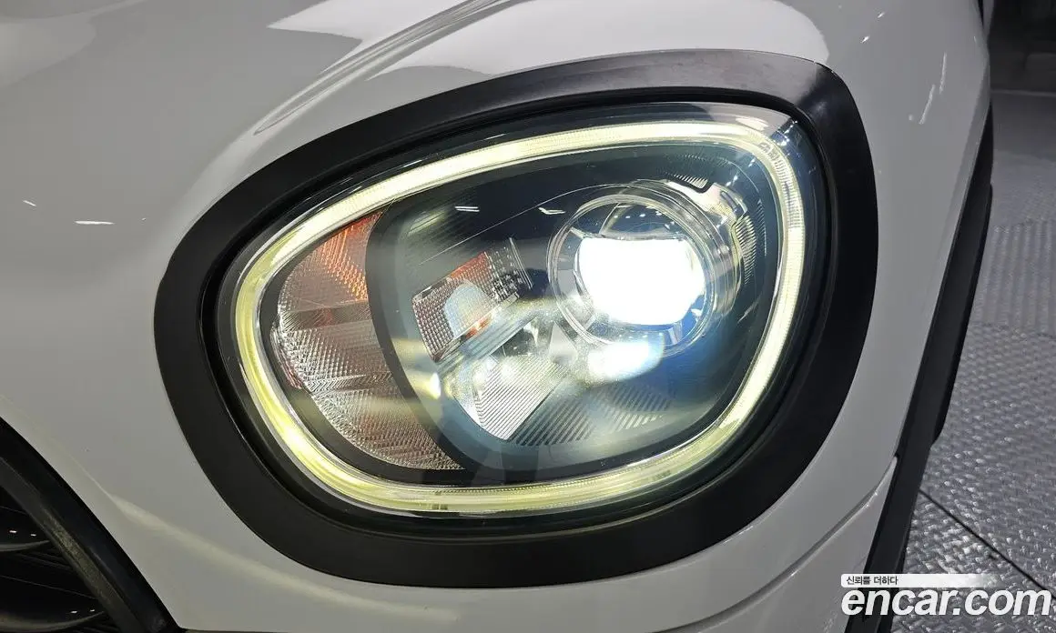 Mini Countryman 2019 2.0 автомат (гидро), фото 8 Mini Countryman 2019 2.0 автомат (гидро), фото 8