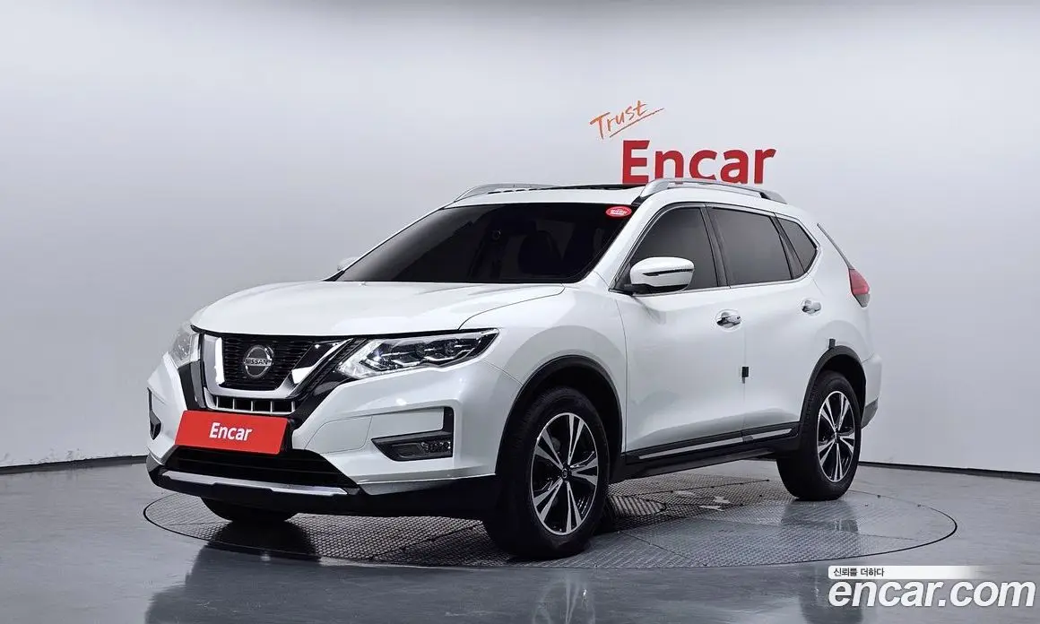 Nissan X-Trail 2018 2.5 автомат (гидро), фото 1 Nissan X-Trail 2018 2.5 автомат (гидро), фото 1