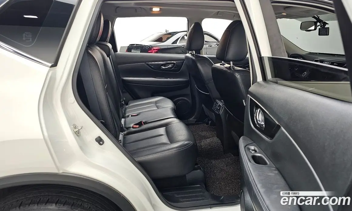 Nissan X-Trail 2018 2.5 автомат (гидро), фото 11 Nissan X-Trail 2018 2.5 автомат (гидро), фото 11