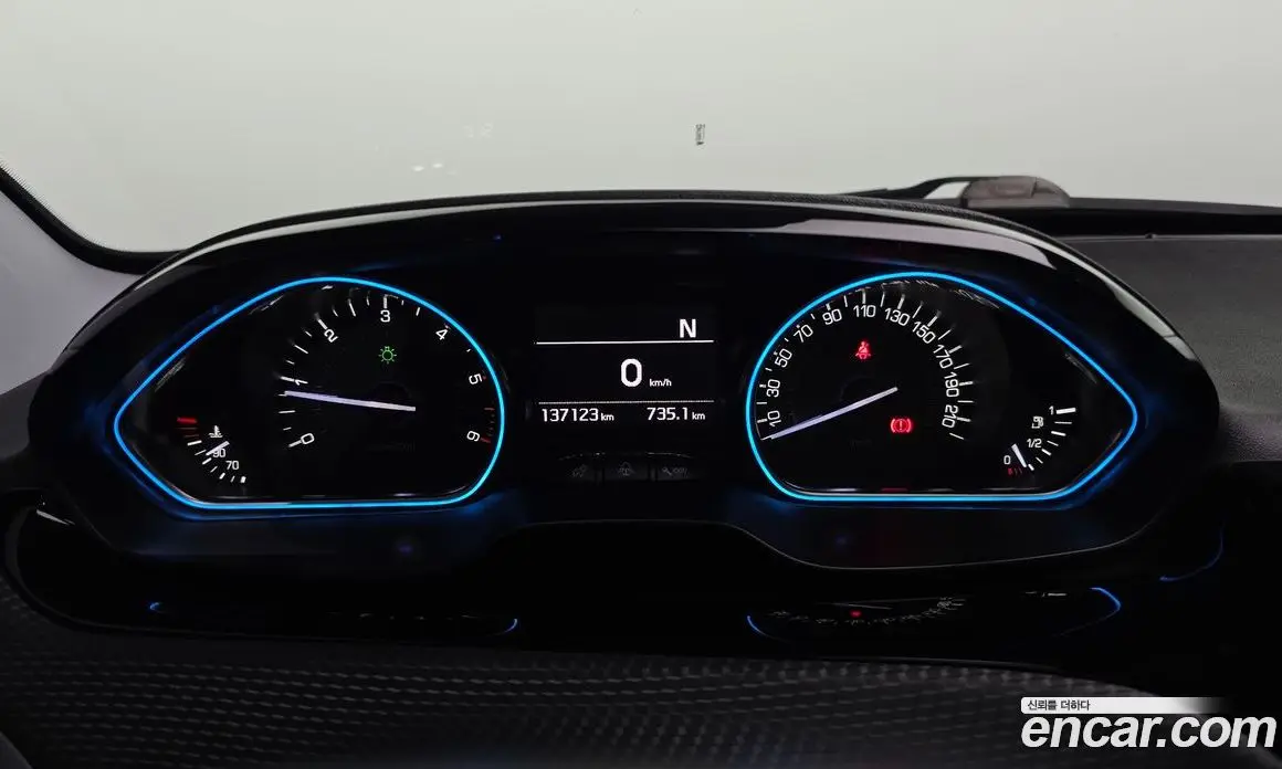 Peugeot 2008 2017 1.6 автомат (гидро), фото 11 Peugeot 2008 2017 1.6 автомат (гидро), фото 11