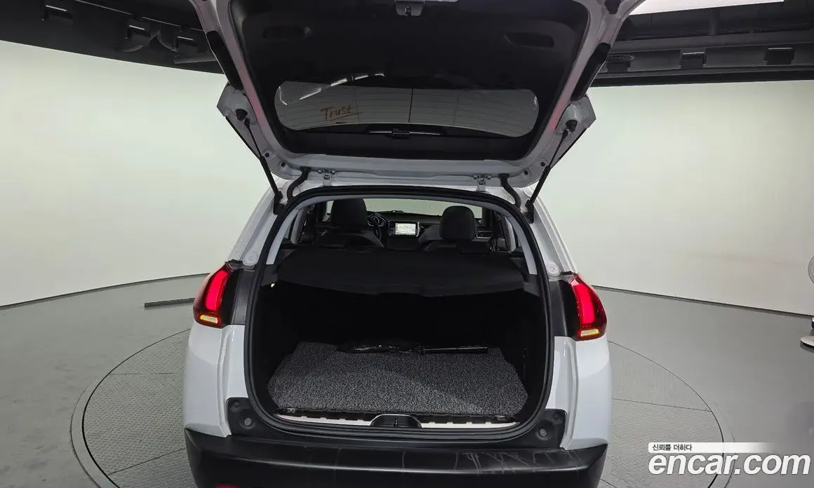 Peugeot 2008 2017 1.6 автомат (гидро), фото 26 Peugeot 2008 2017 1.6 автомат (гидро), фото 26