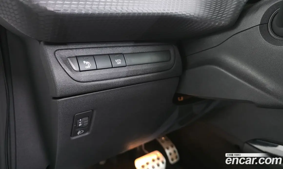 Peugeot 2008 2017 1.6 автомат (гидро), фото 30 Peugeot 2008 2017 1.6 автомат (гидро), фото 30