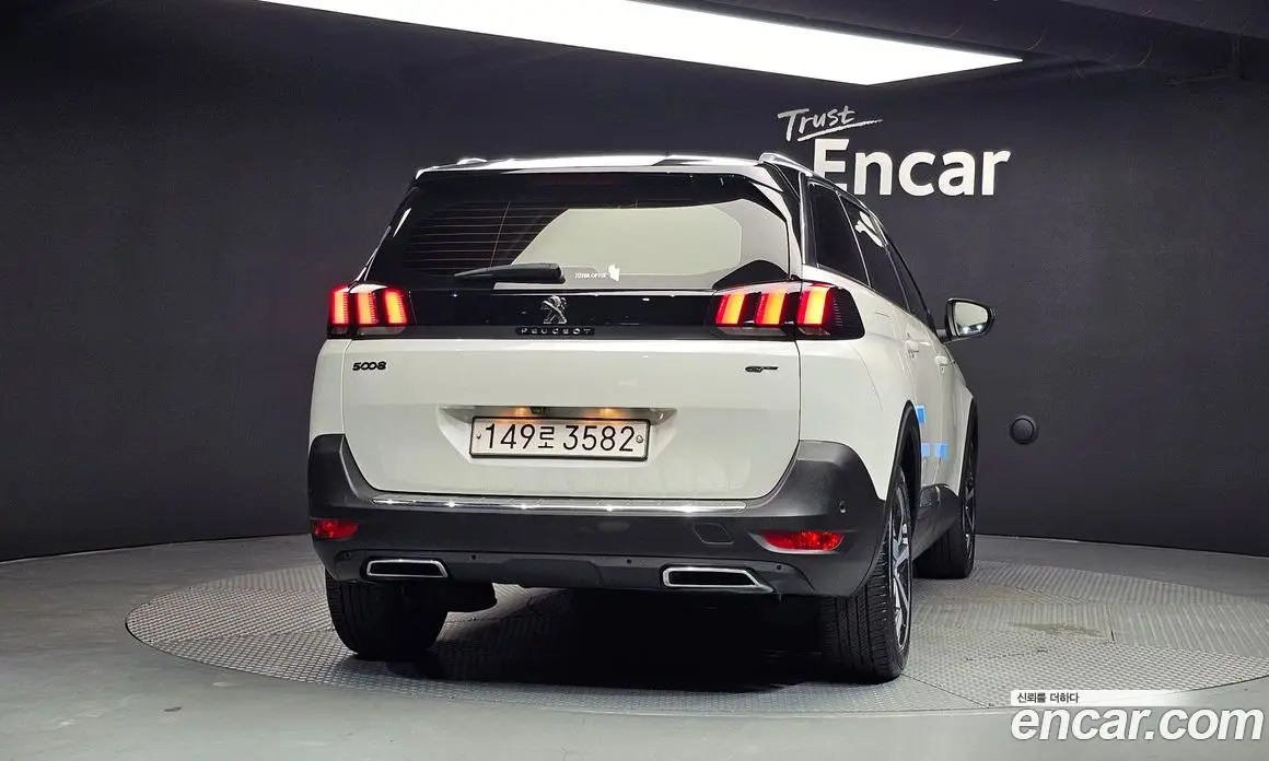 Peugeot 5008 2020 2.0 автомат (гидро), фото 4