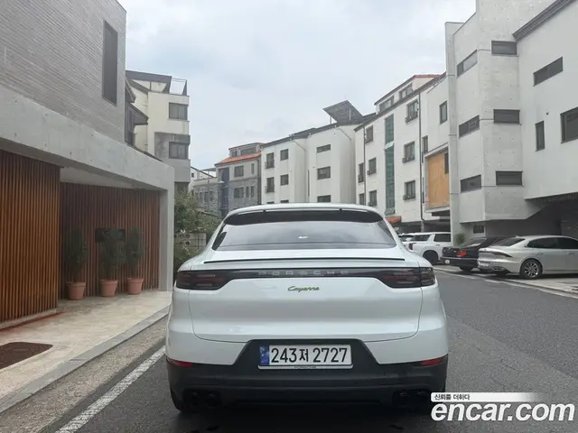 Porsche Cayenne 2023 3.0 автомат (гидро), миниатюра 2 Porsche Cayenne 2023 3.0 автомат (гидро), миниатюра 2