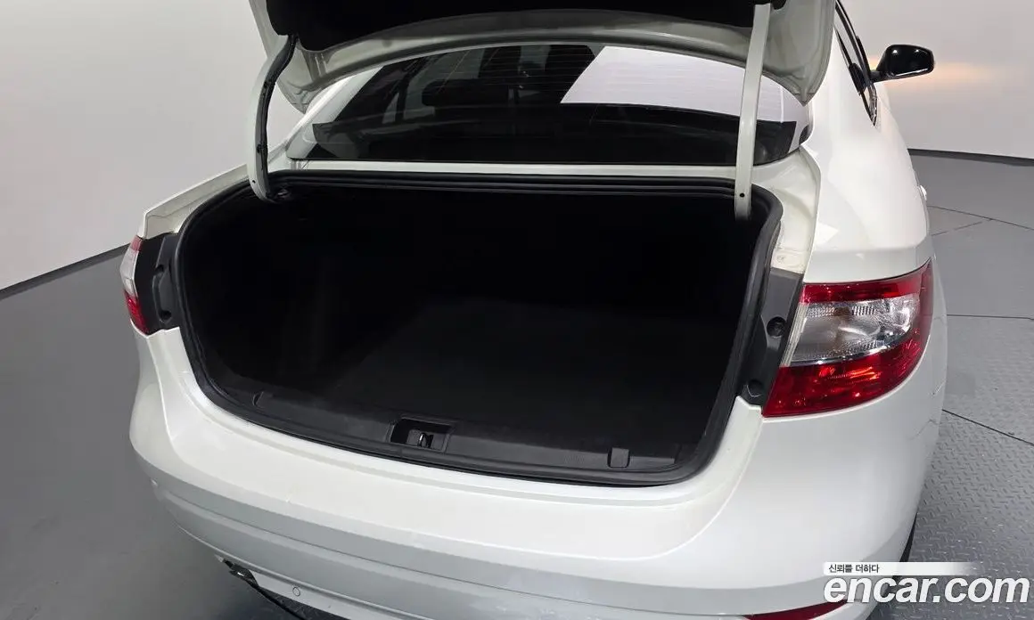Renault (Samsung) SM3 2012 1.6 автомат (гидро), фото 32 Renault (Samsung) SM3 2012 1.6 автомат (гидро), фото 32